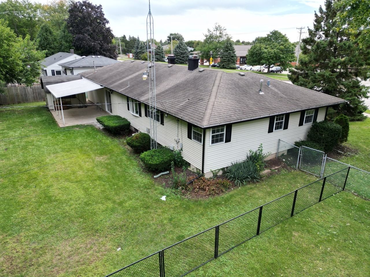 23932 W Renwick Rd - Photo 3 of 20