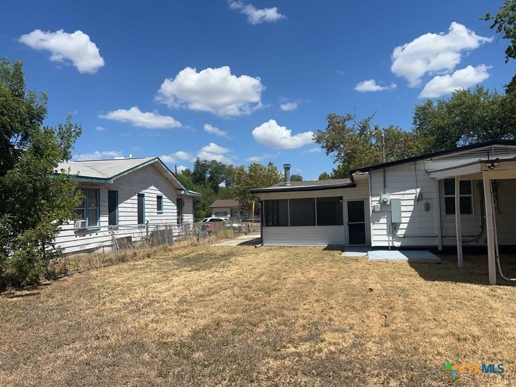 518 Valley Rd - Photo 4 of 7