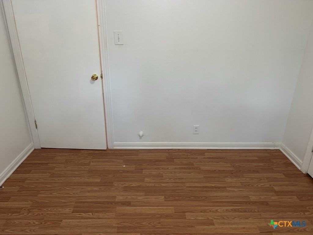 518 Valley Rd - Photo 5 of 7