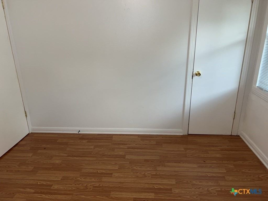 518 Valley Rd - Photo 6 of 7