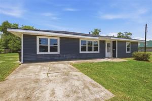 featured image of 220 Penn St