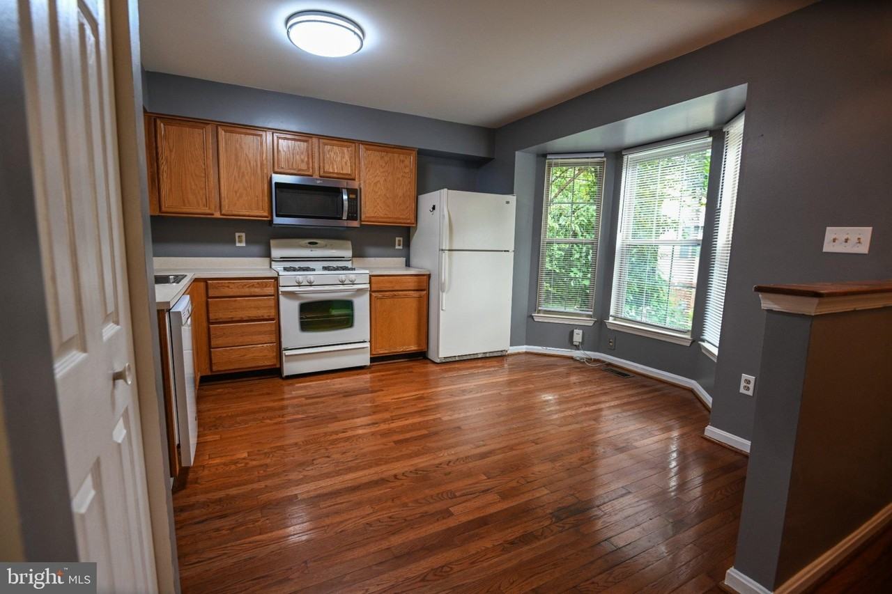 6503 Polynesian Ln - Photo 3 of 37