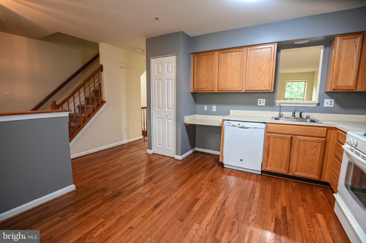 6503 Polynesian Ln - Photo 6 of 37