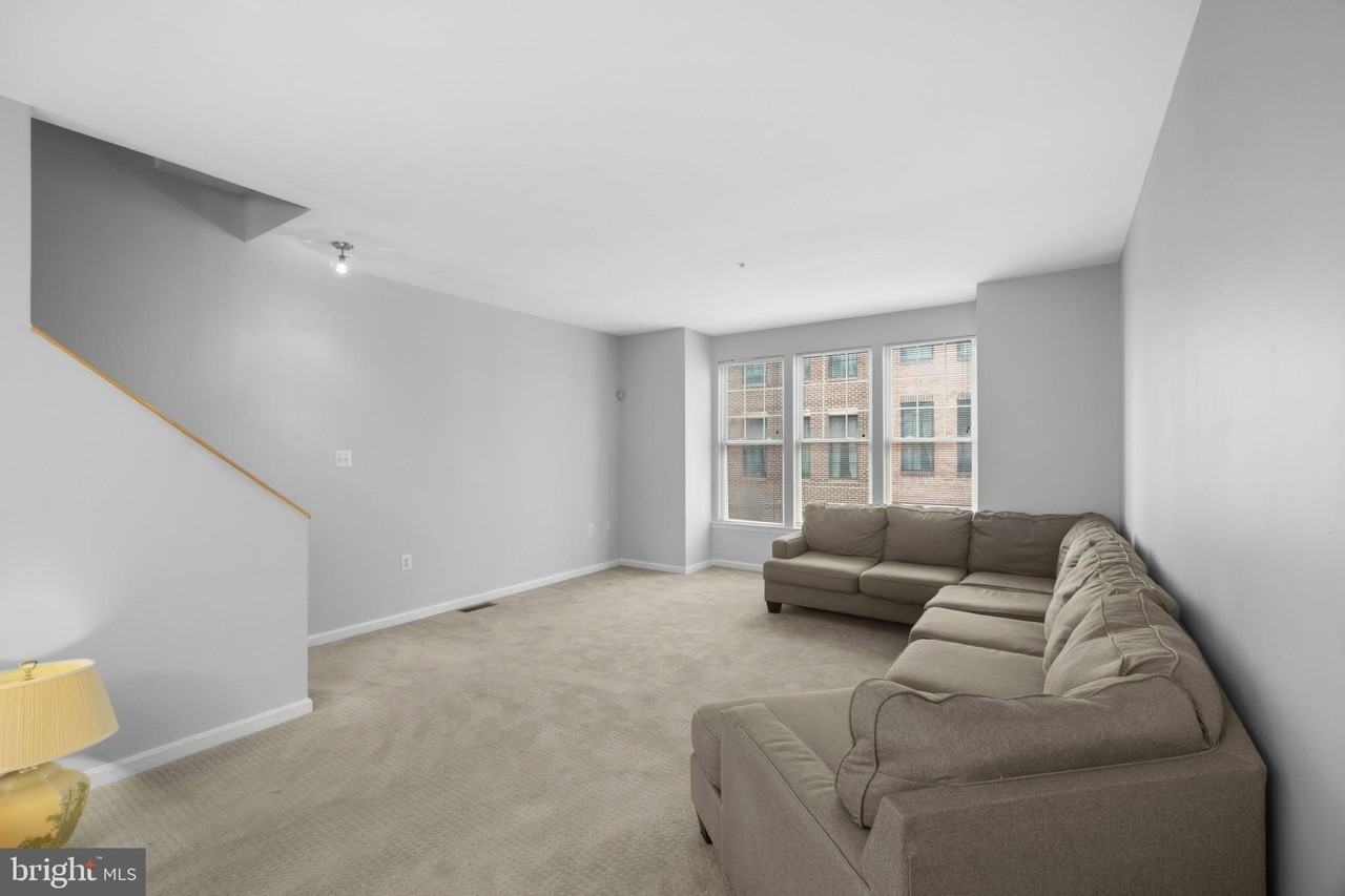 530 Canton Ct - Photo 5 of 40