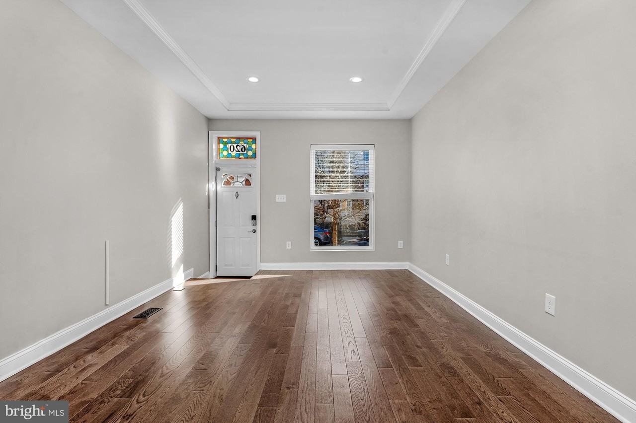 620 S Newkirk St - Photo 5 of 24