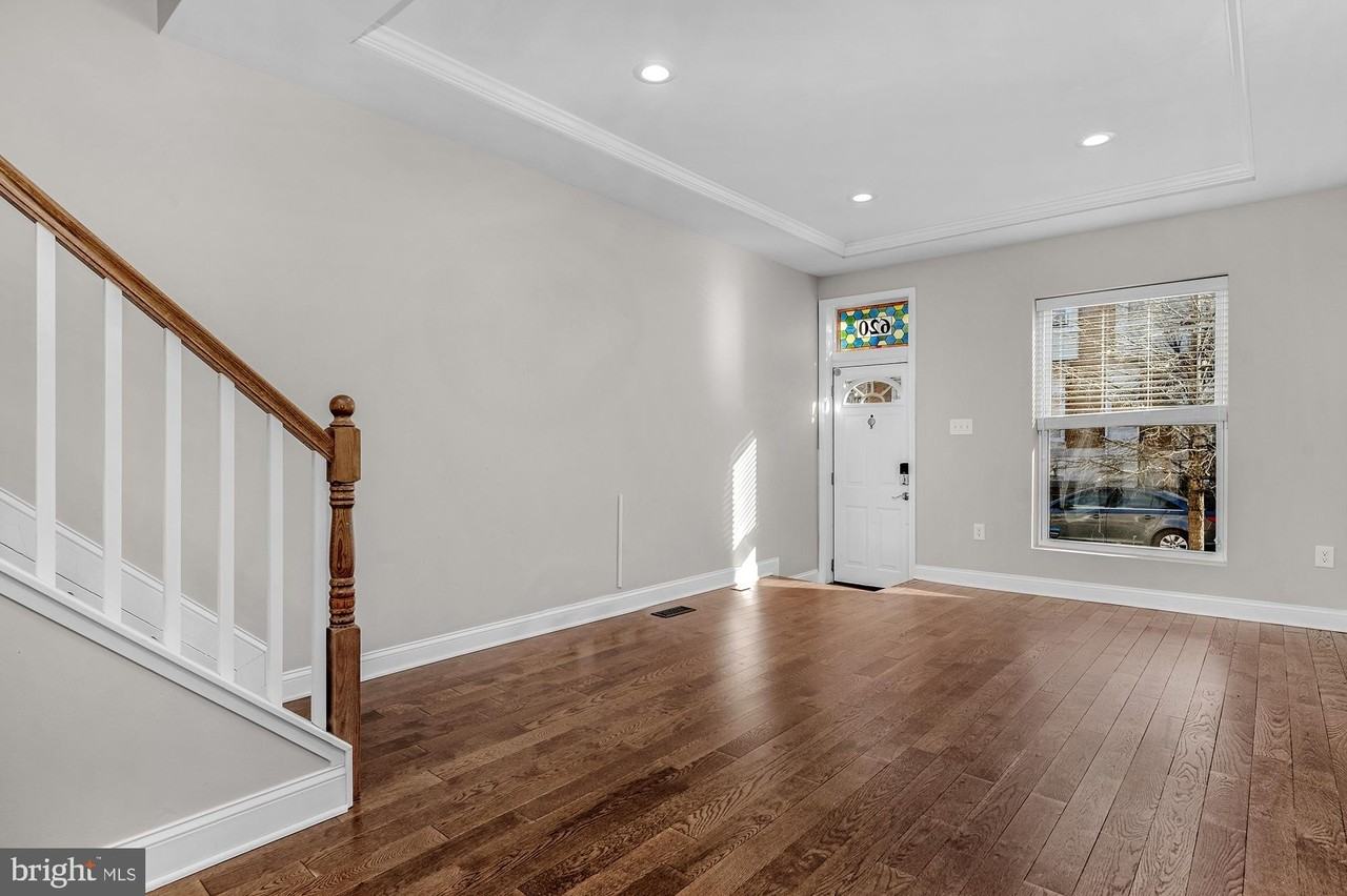 620 S Newkirk St - Photo 6 of 24