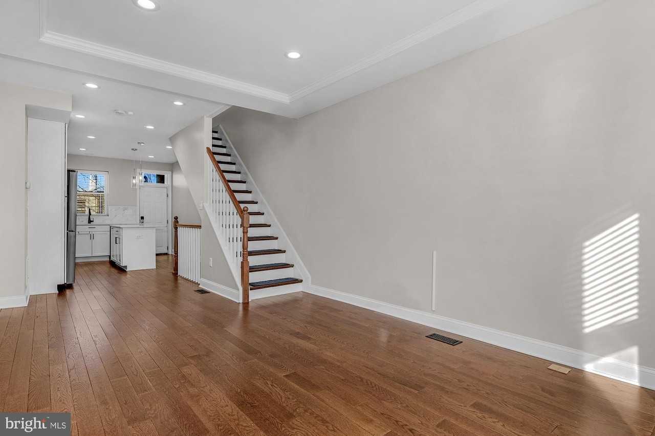 620 S Newkirk St - Photo 7 of 24