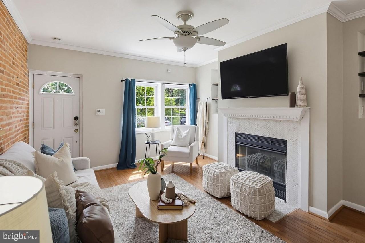 1718 Johnson St - Photo 4 of 29