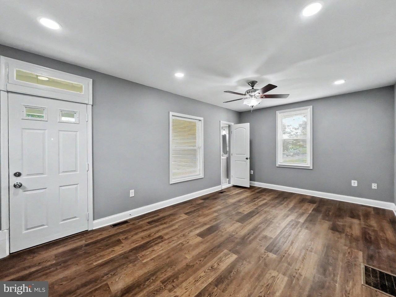 5900 Hamilton Ave - Photo 3 of 30