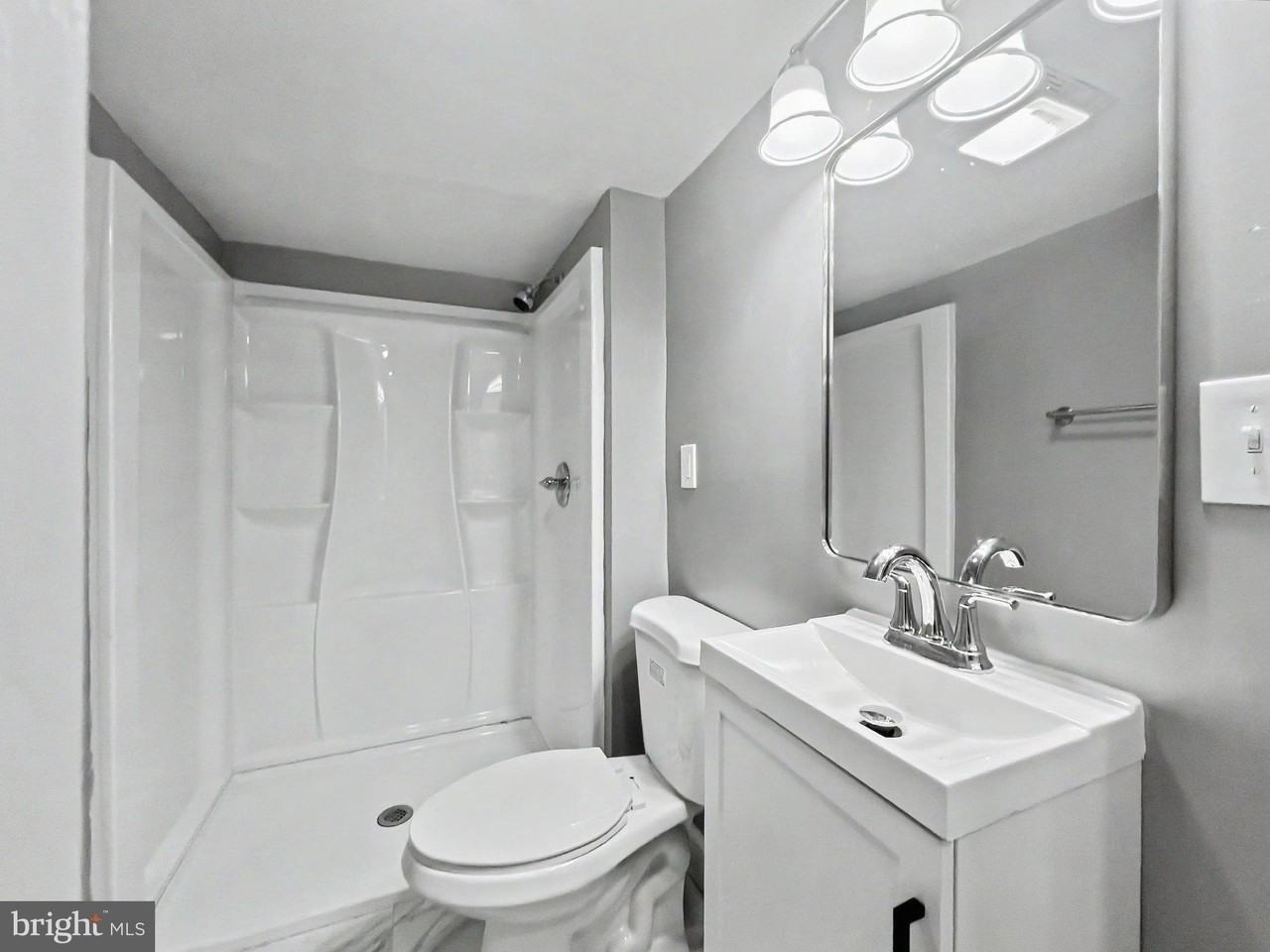 5900 Hamilton Ave - Photo 4 of 30
