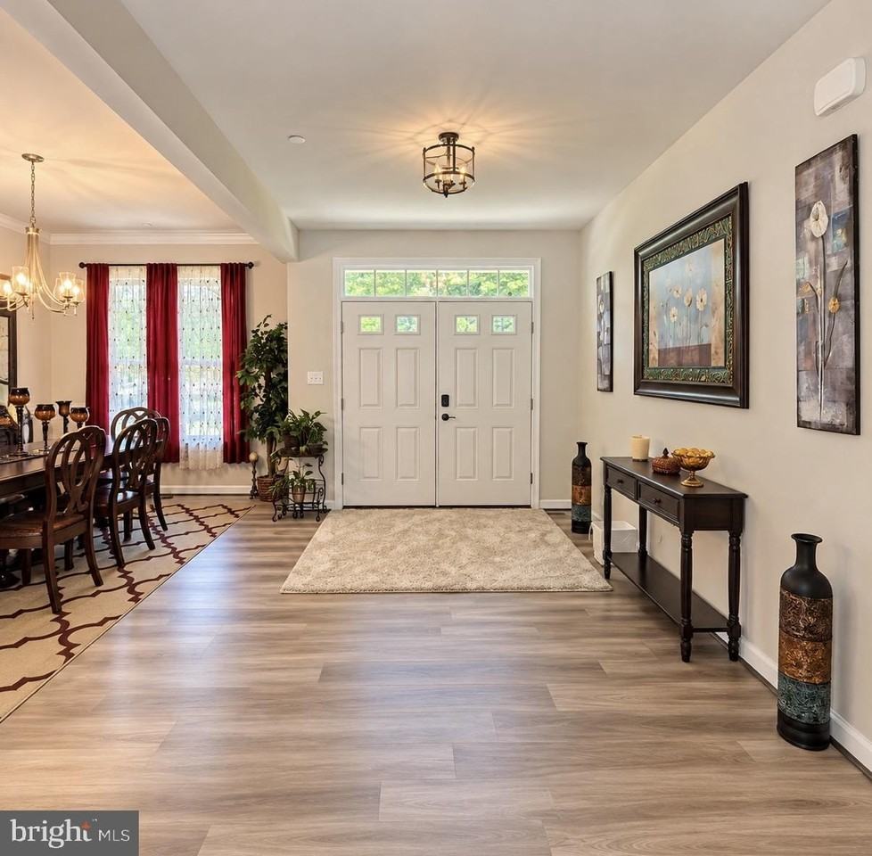 7693 Weatherly Pl - Photo 4 of 50