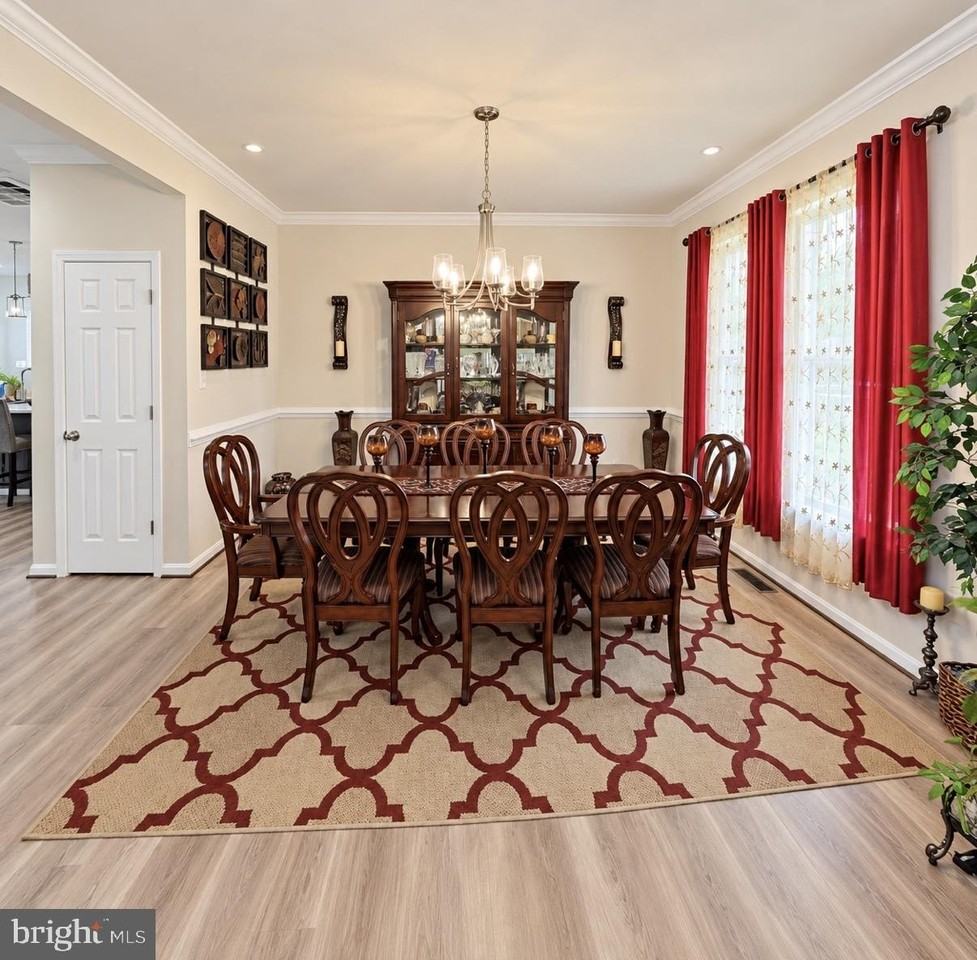7693 Weatherly Pl - Photo 6 of 50