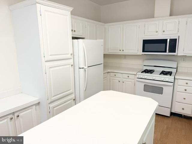 7500 Cove Point Way - Photo 3 of 26