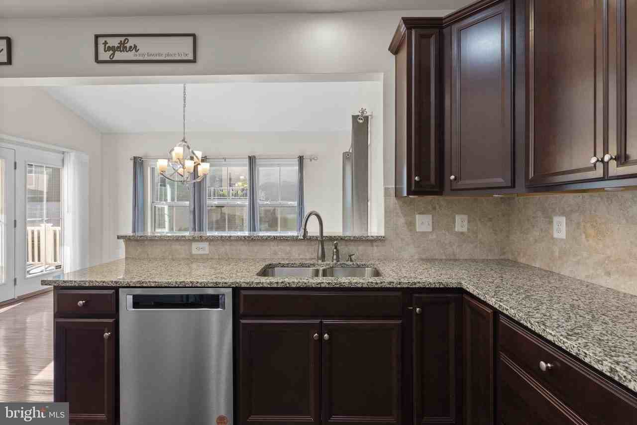 2419 Valley View Way - Photo 6 of 44