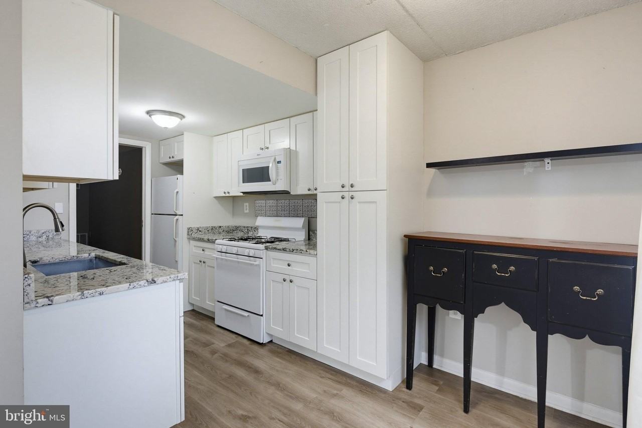5247 W Running Brook Rd #101 - Photo 7 of 36