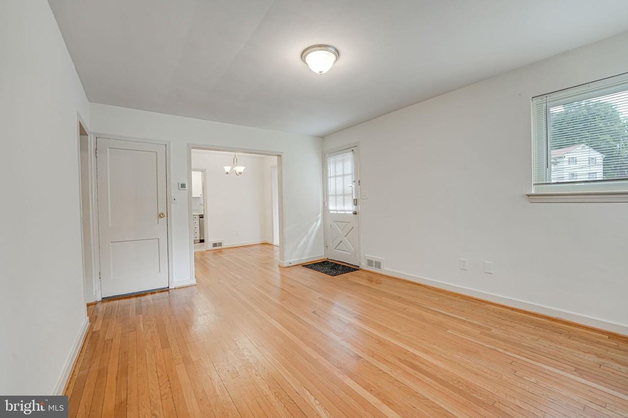8218 Roanoke Ave #1 - Photo 4 of 25