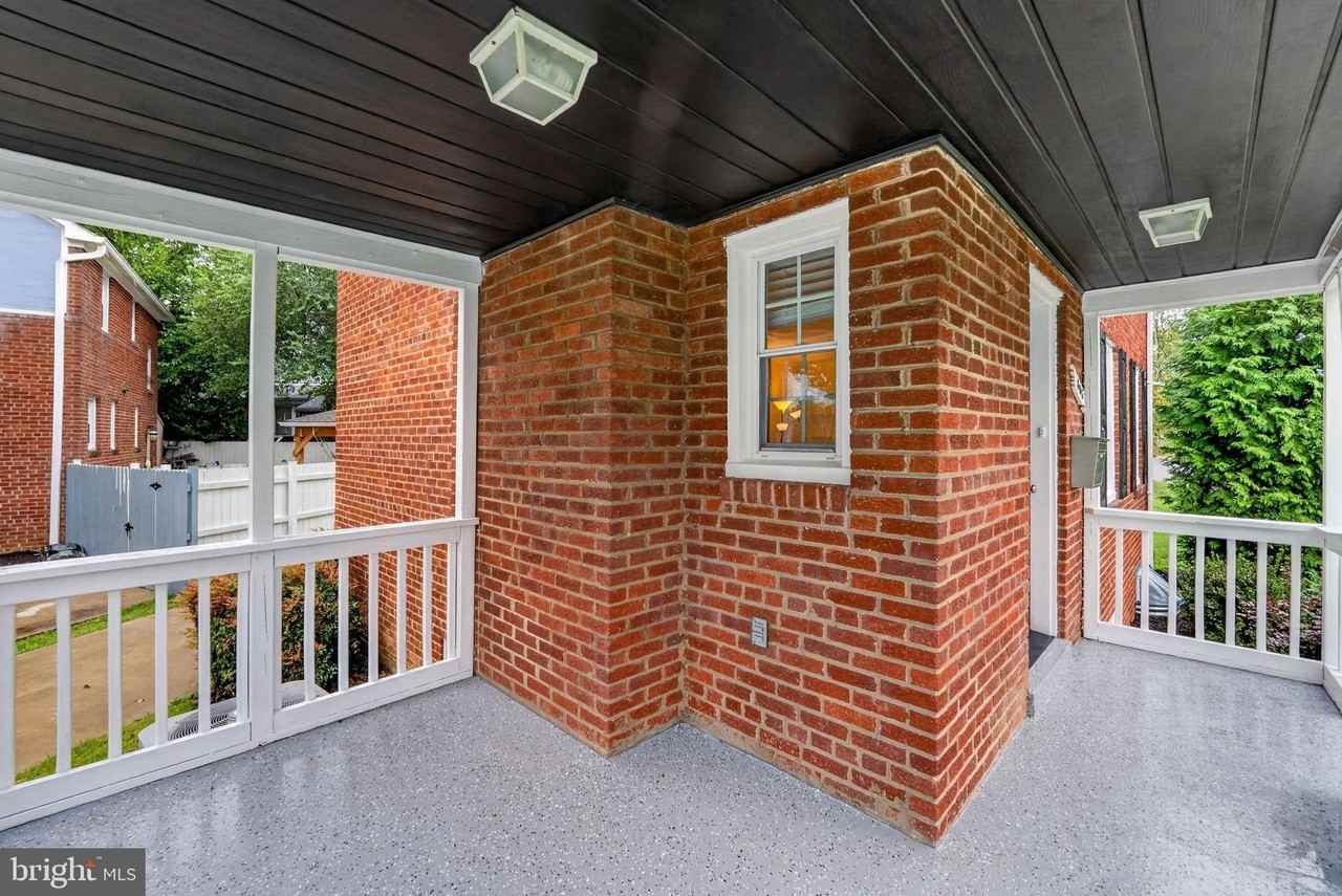 406 Gilmoure Dr - Photo 7 of 44