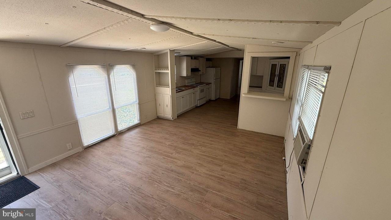 10054 Longwoods Rd #4 - Photo 2 of 11