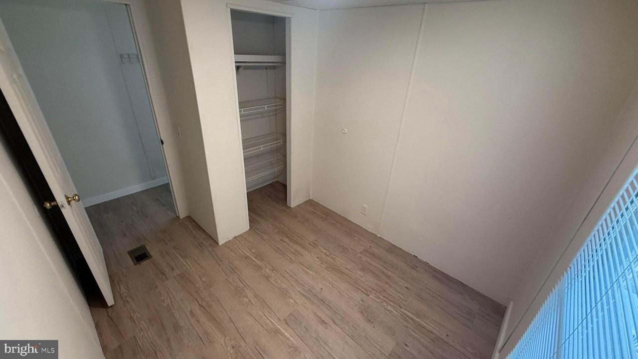 10054 Longwoods Rd #4 - Photo 7 of 11