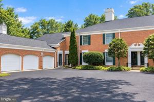 featured image of 9518 Quail Hollow Dr #702