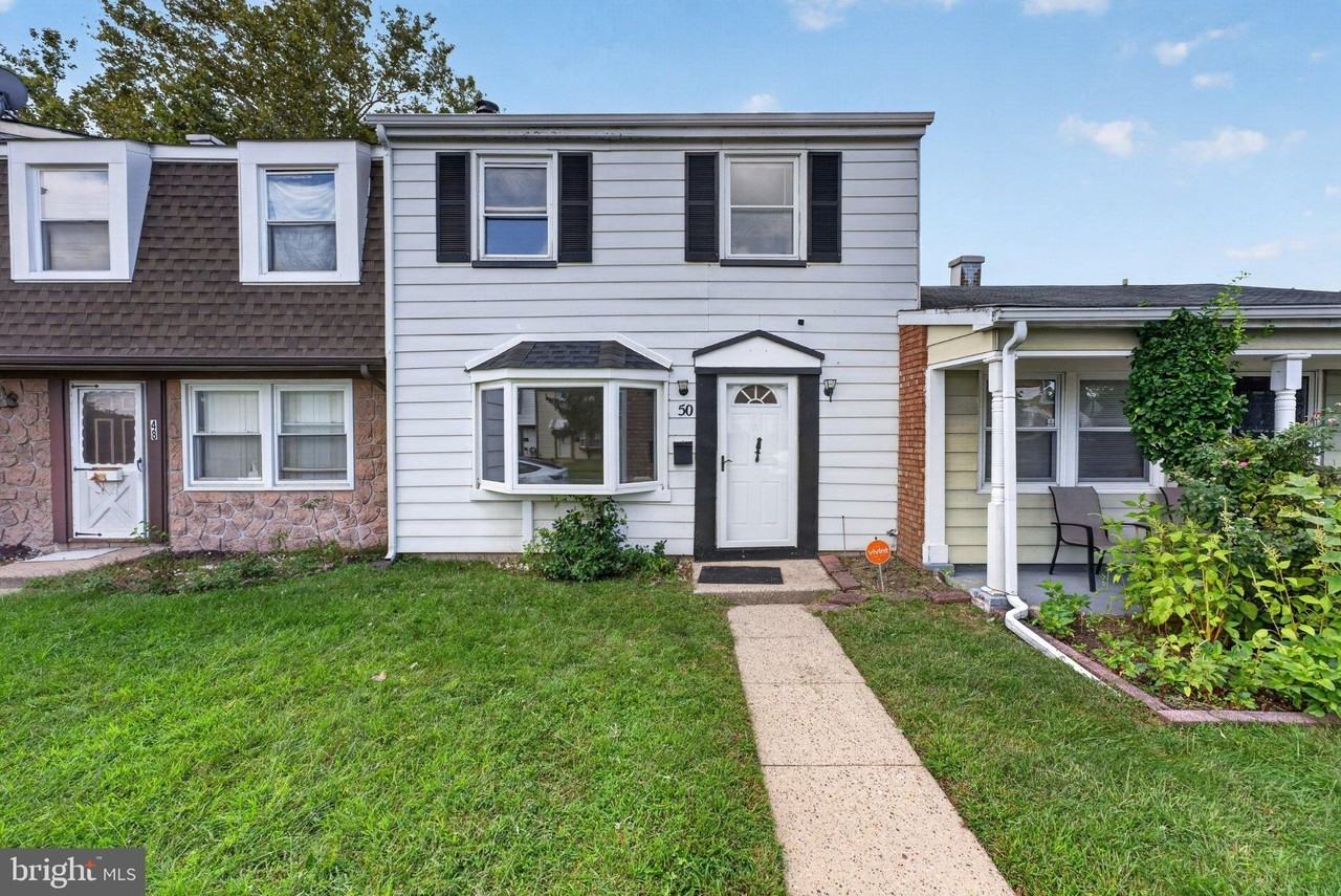 50 Raeburn Ln