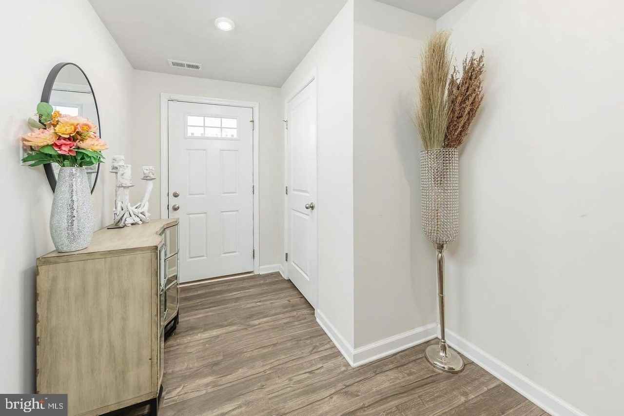 6 Burr St - Photo 4 of 18