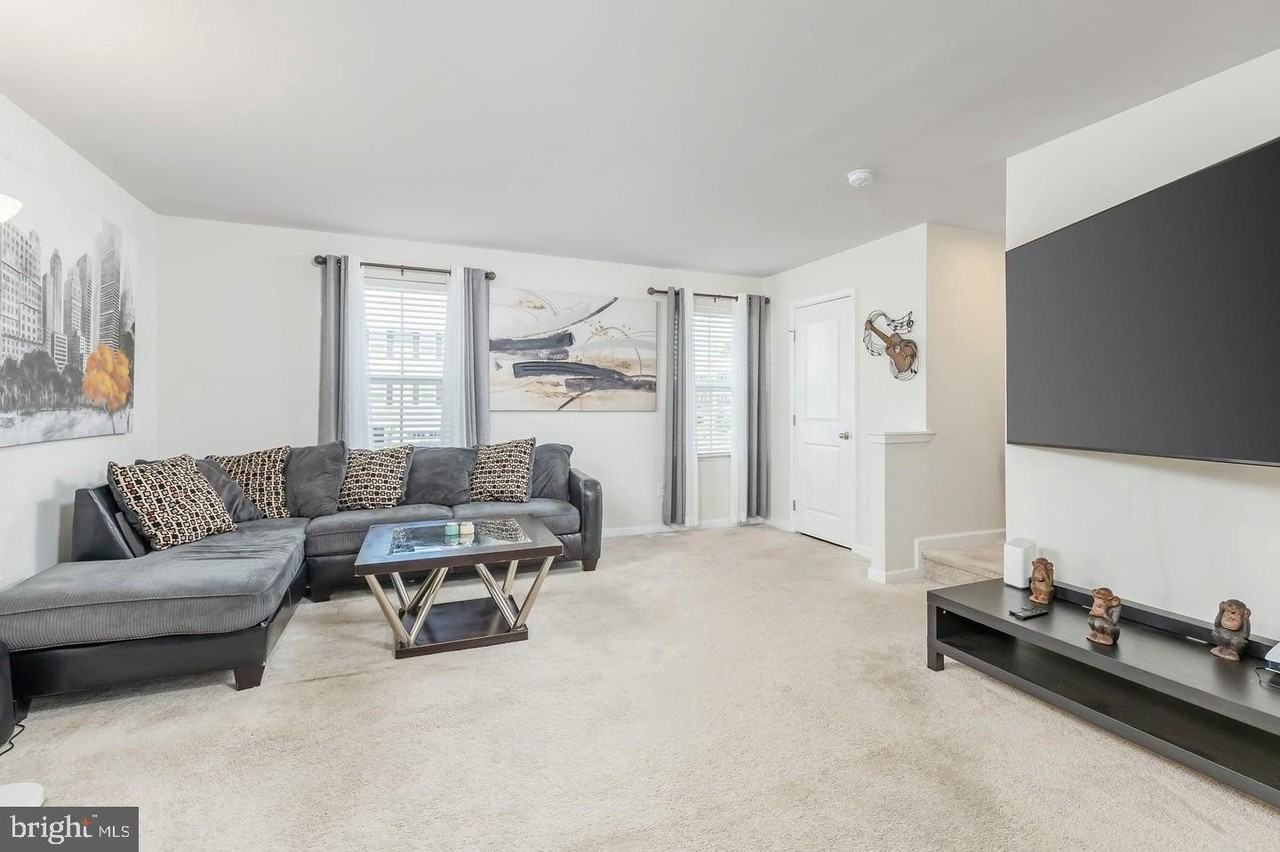 6 Burr St - Photo 5 of 18
