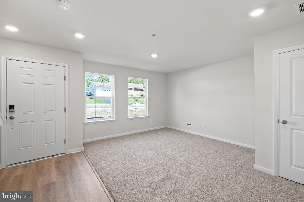 562 Swamp Creek Rd - Photo 4 of 37