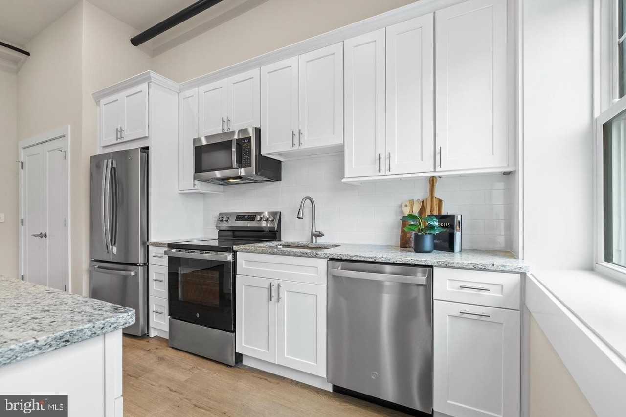 30 W Broad St #2 - Photo 5 of 32