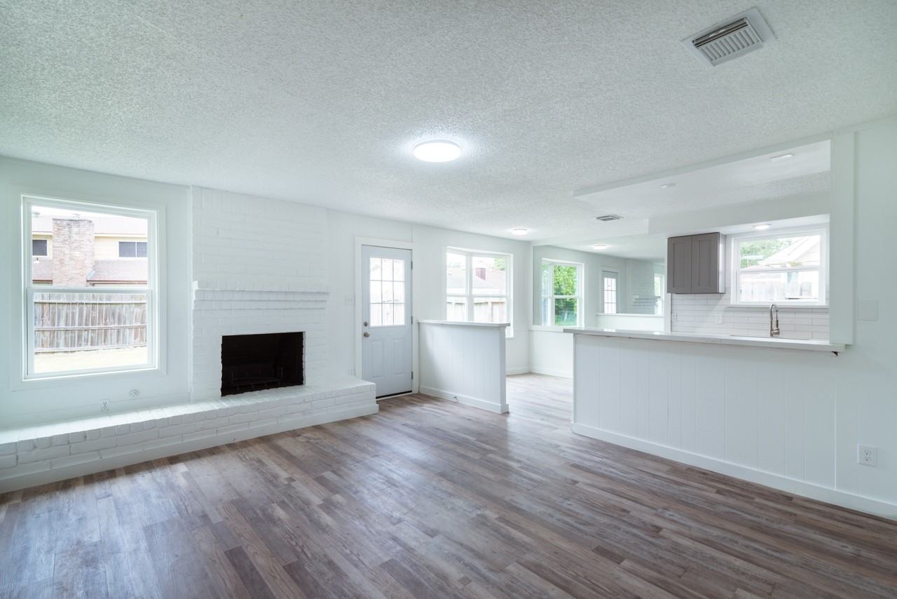 15910 Plagens Ln #1 - Photo 5 of 20