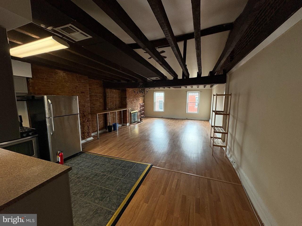 631 Catharine St #3 - Photo 2 of 14
