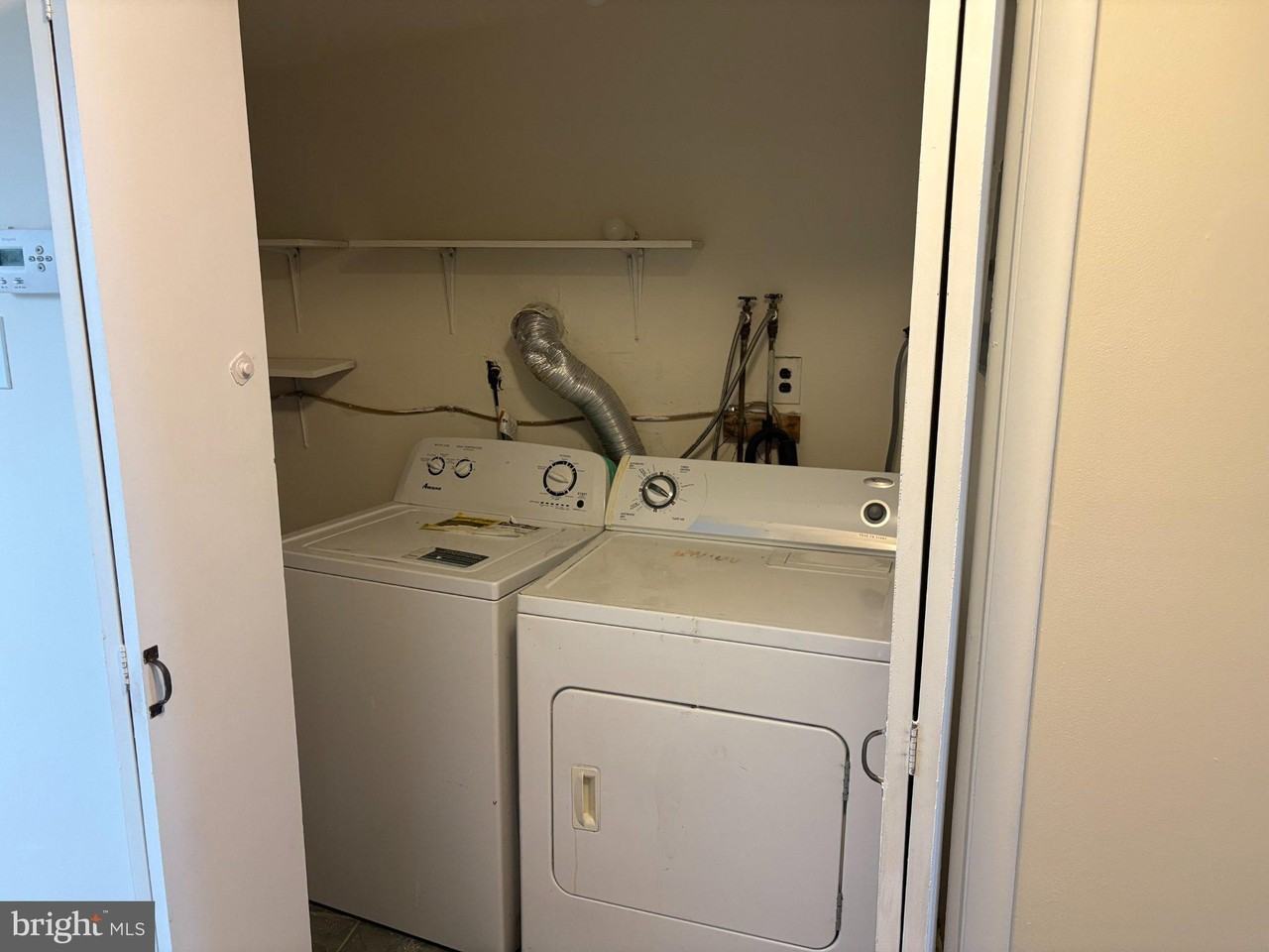 631 Catharine St #3 - Photo 5 of 14