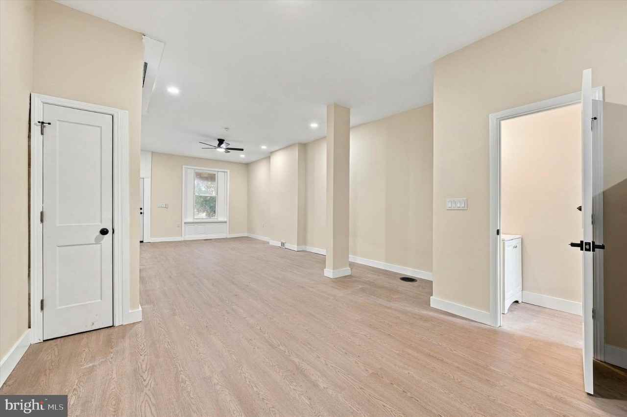 66 W Manheim St - Photo 4 of 20