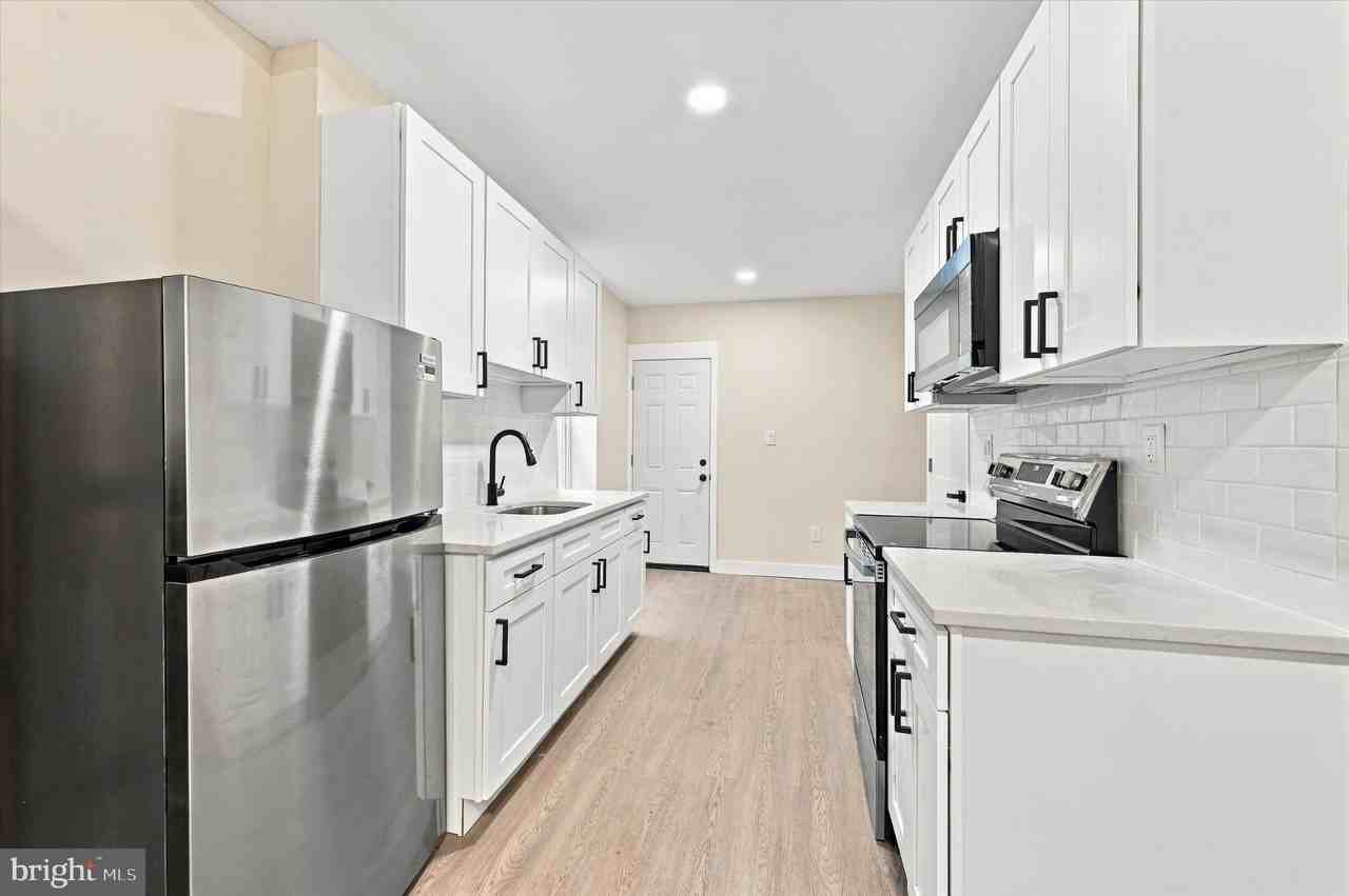 66 W Manheim St - Photo 5 of 20