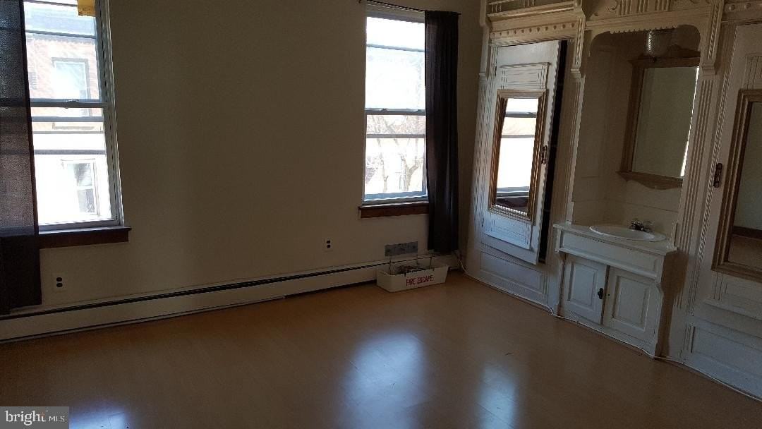 872 N 23rd St #3 - Photo 5 of 10