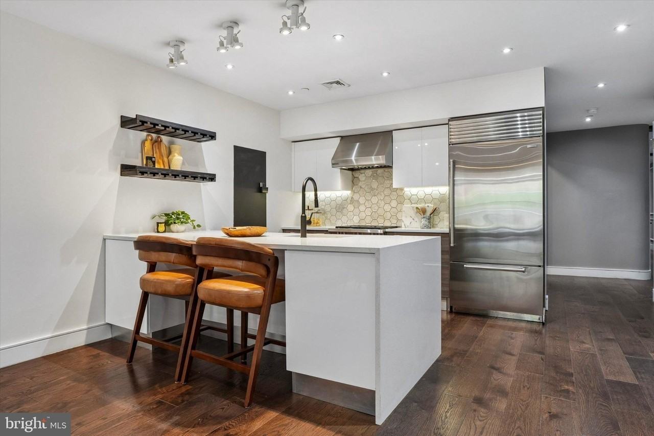 233 Chestnut St #3 - Photo 6 of 27