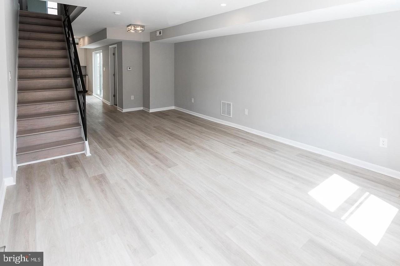 2526 Memphis St - Photo 2 of 27