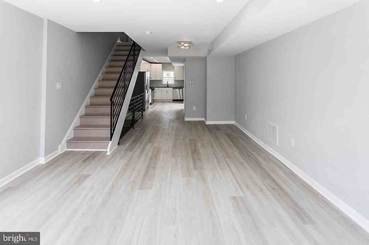 2526 Memphis St - Photo 6 of 27