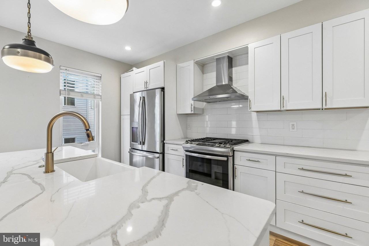 1811 Blair St - Photo 2 of 45