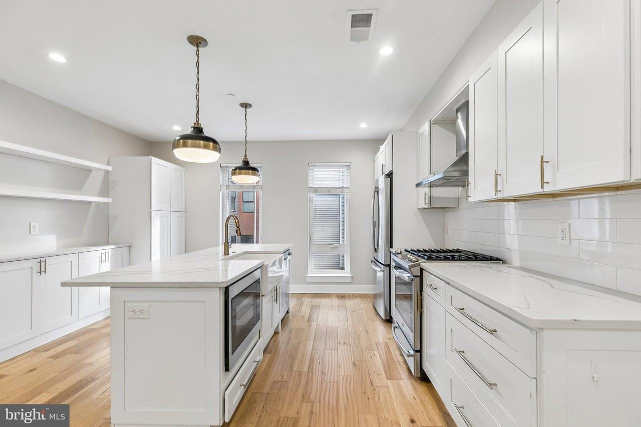 1811 Blair St - Photo 4 of 45