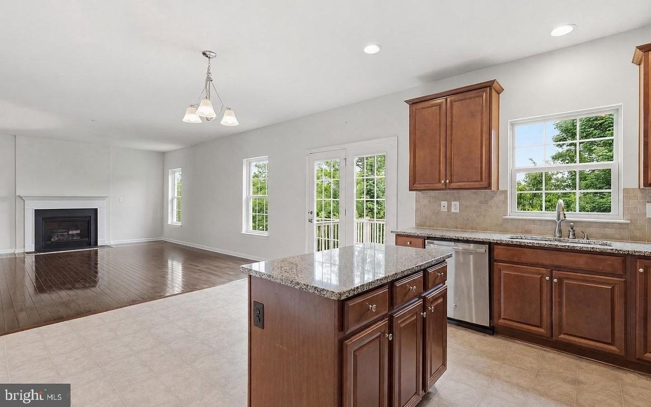 1623 Fowler Ridge Ct - Photo 6 of 28