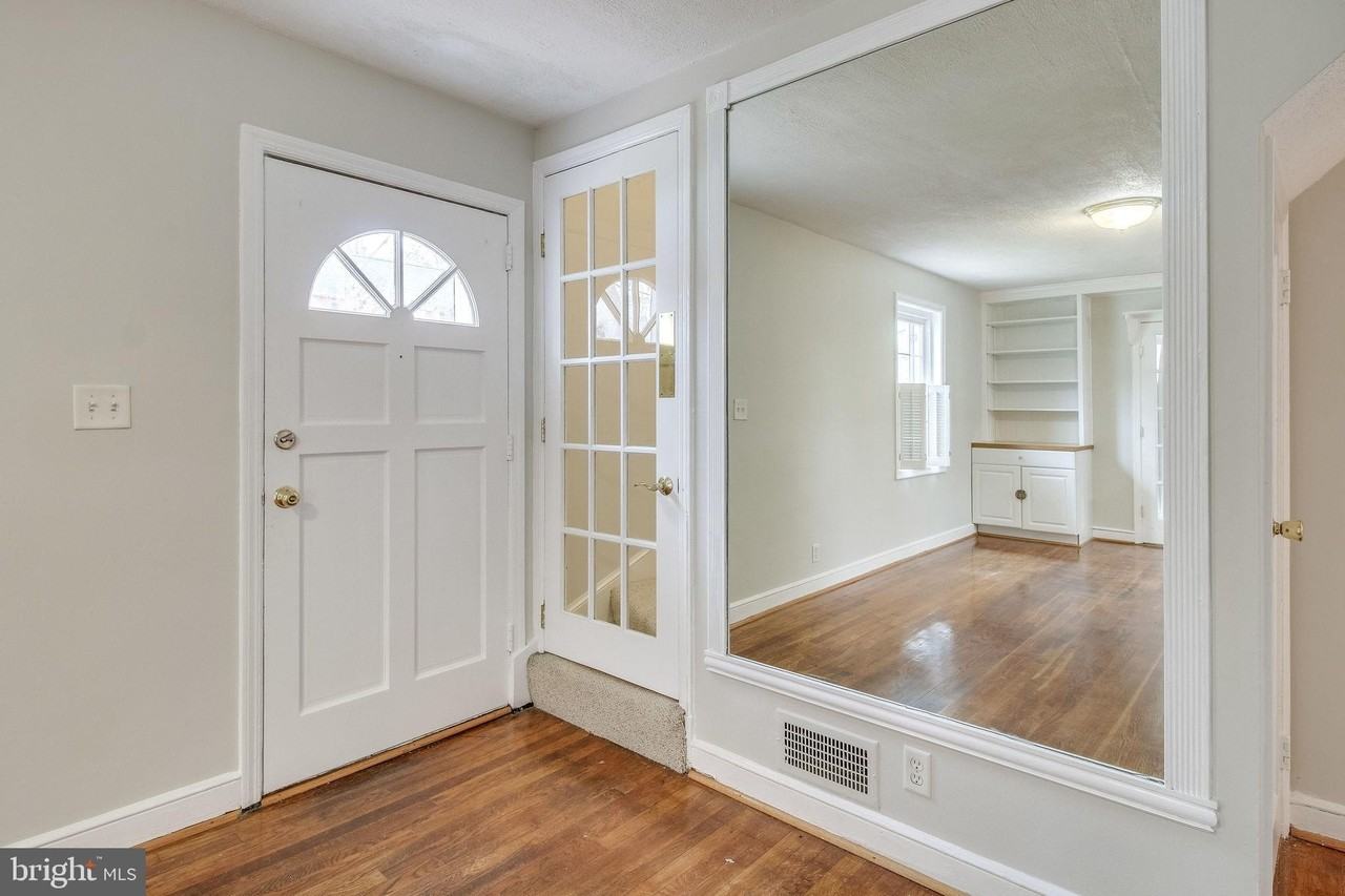 160 Hilton St - Photo 4 of 38