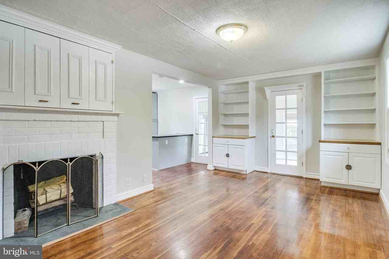 160 Hilton St - Photo 5 of 38