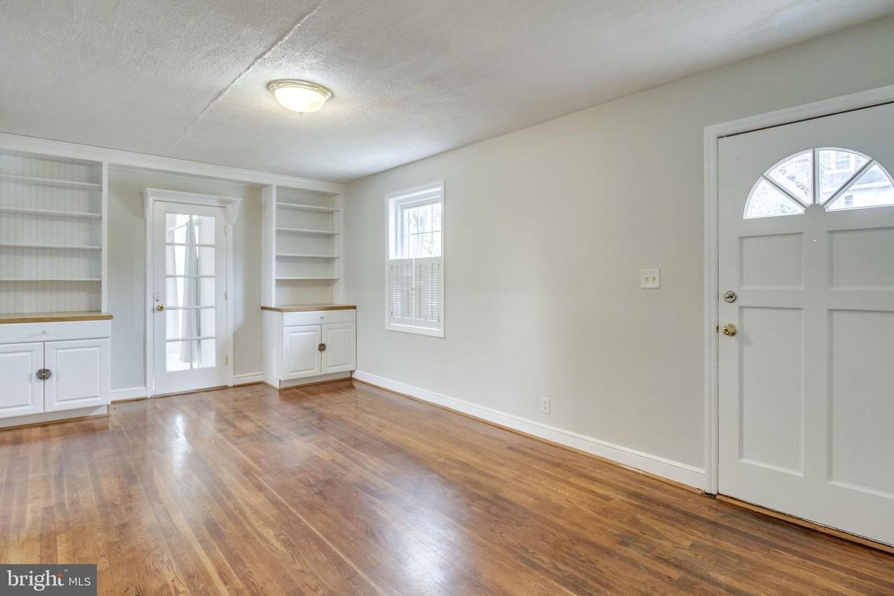 160 Hilton St - Photo 6 of 38