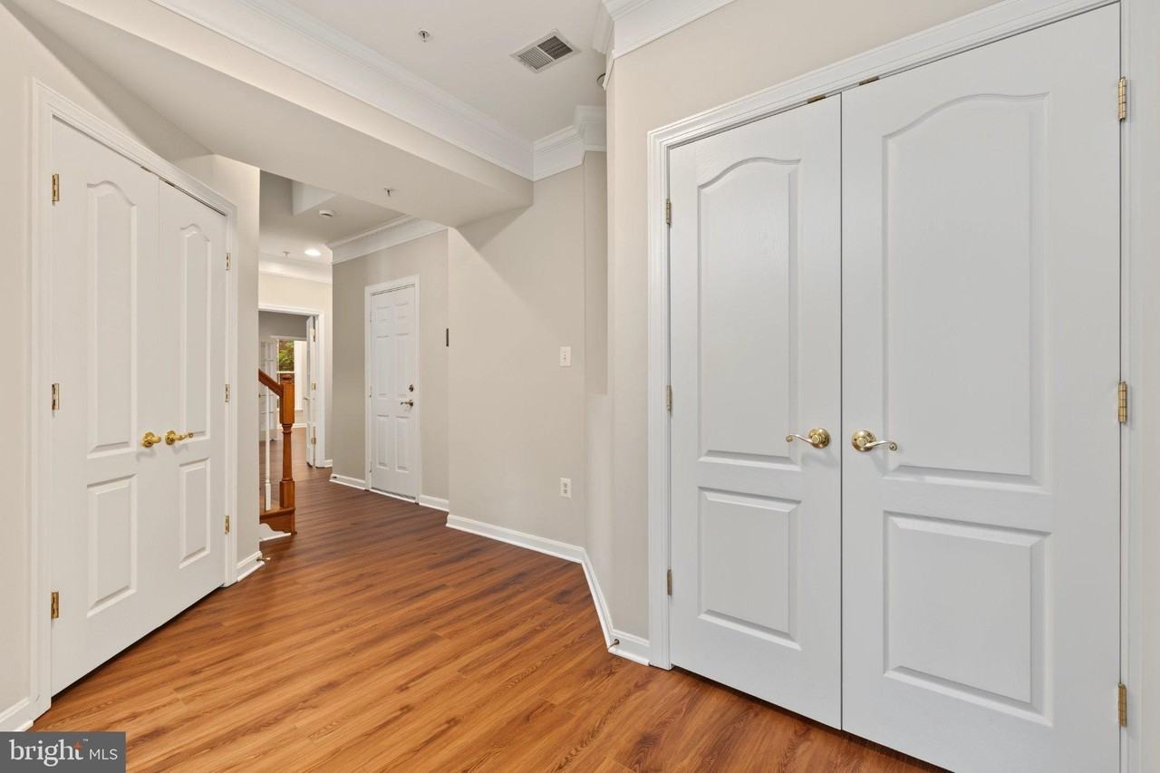 5256 Bessley Pl - Photo 7 of 50