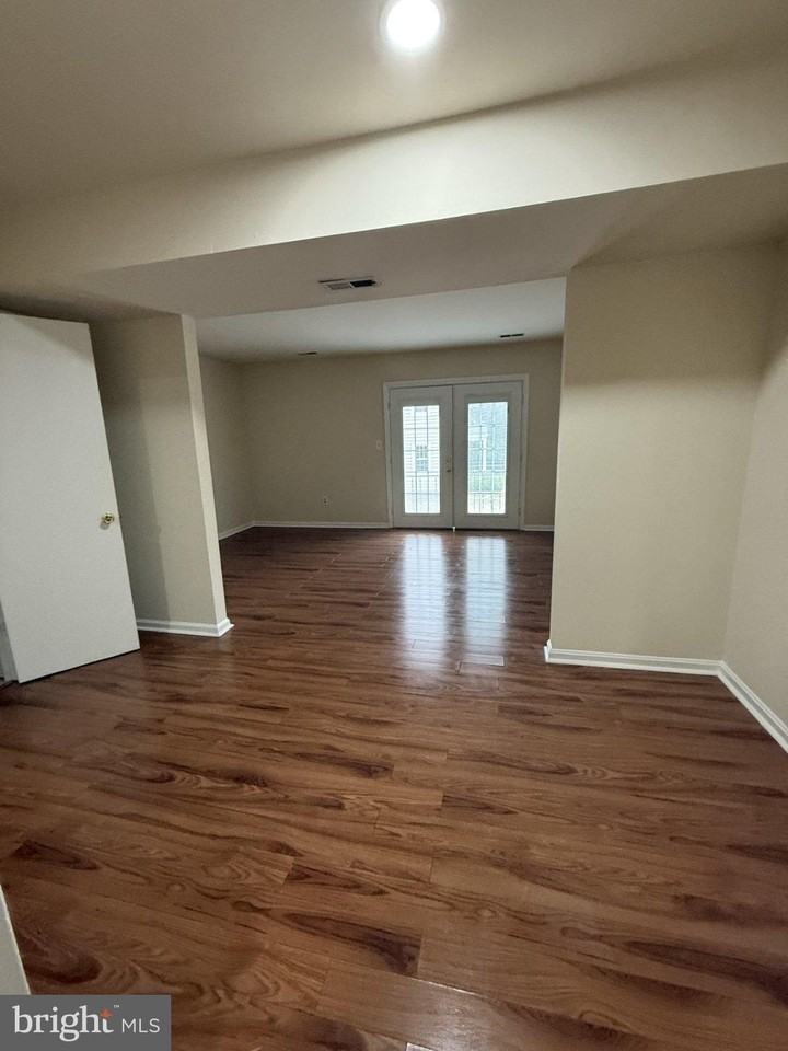 539 Willis St - Photo 4 of 15