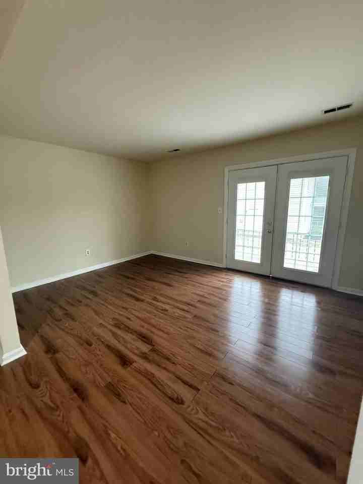 539 Willis St - Photo 5 of 15