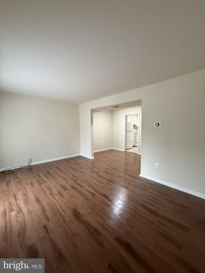 539 Willis St - Photo 6 of 15