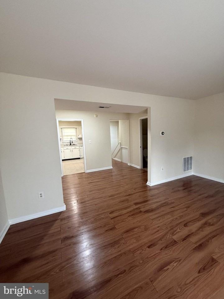 539 Willis St - Photo 7 of 15