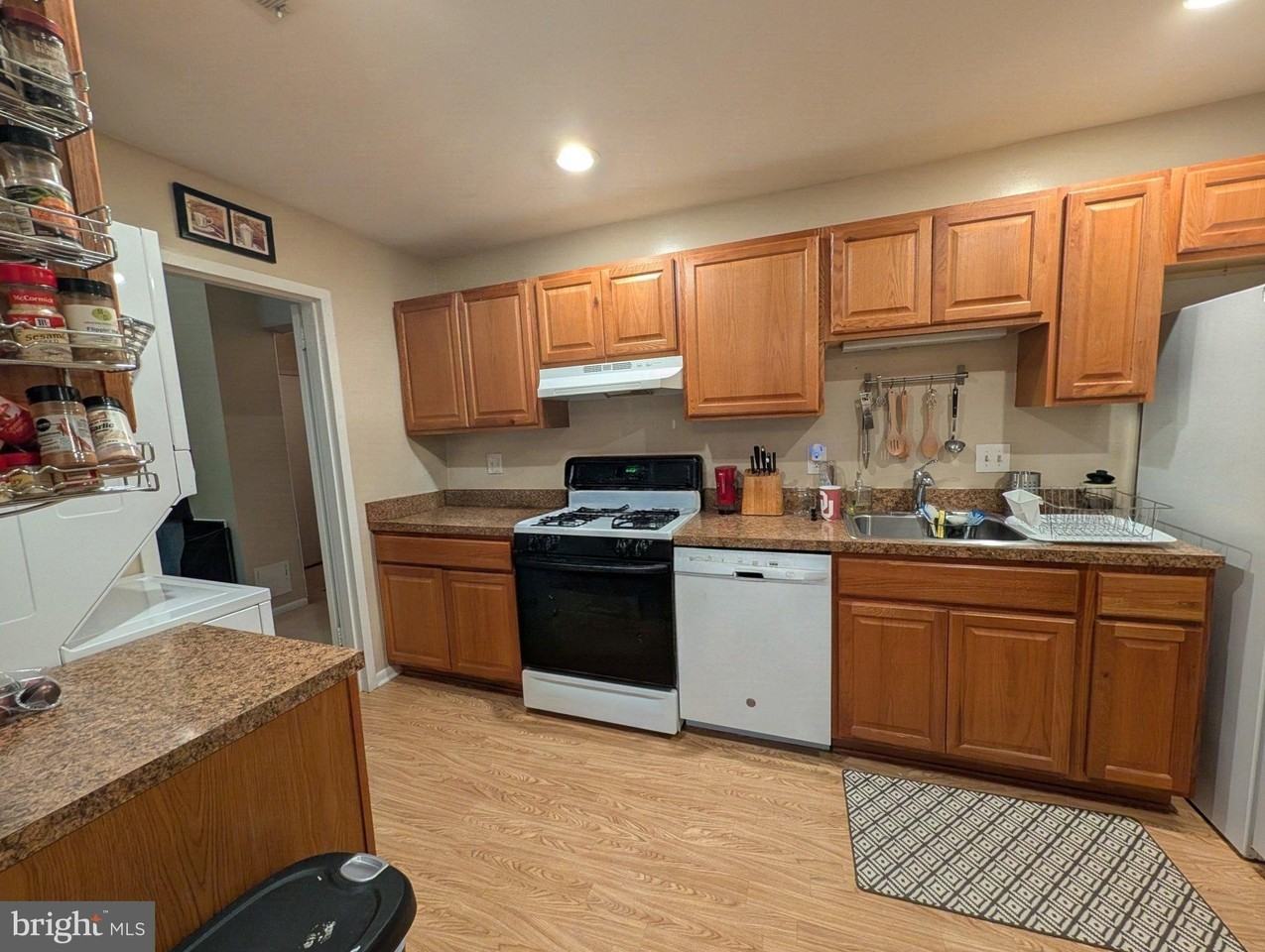 11821 Breton Ct #21 - Photo 5 of 14